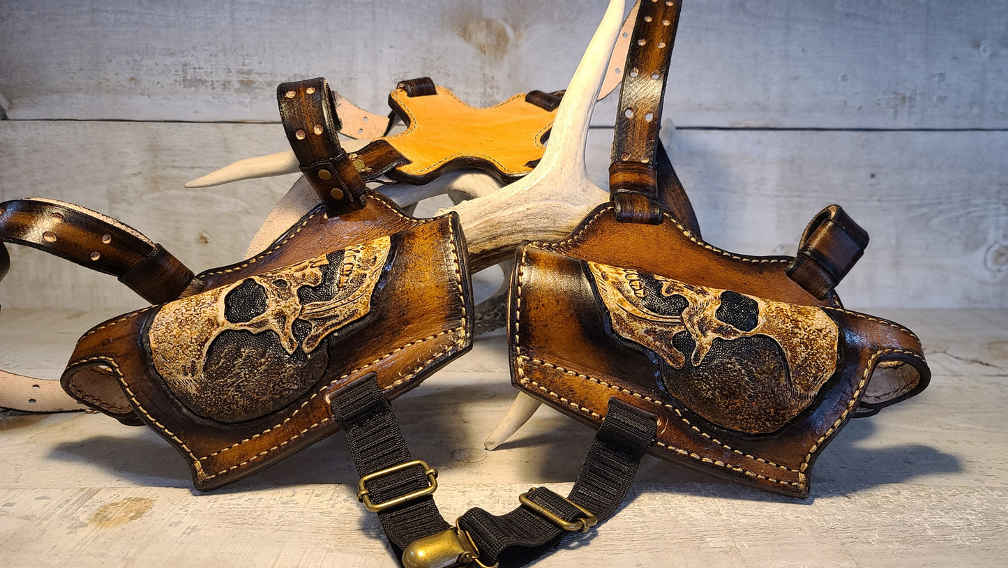 DOUBLE DRAW SKULL SHOULDER HOLSTER